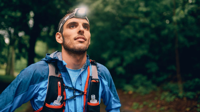 Stirnlampe zum Joggen  5 Stirnlampen im Test & Vergleich 2023